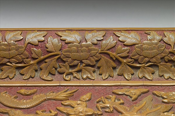 剔黃雙龍雲紋長方盤