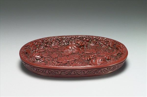 剔紅葡萄紋橢圓盤
