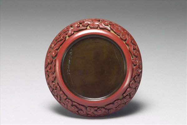 剔紅雙獅圖圓盒