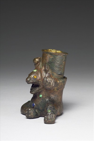 銅熊尊