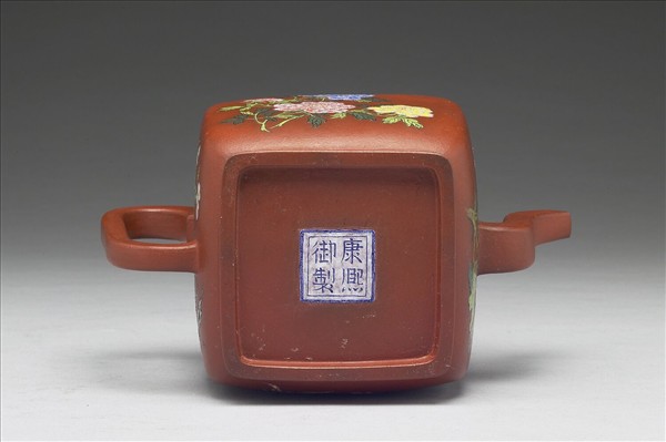 宜興胎畫琺瑯四季花卉方壺