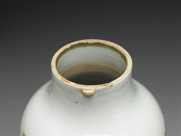 洋彩玲瓏轉旋瓶