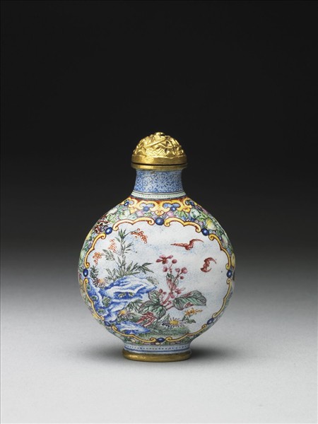 銅胎畫琺瑯蝙蝠花卉紋鼻煙壺