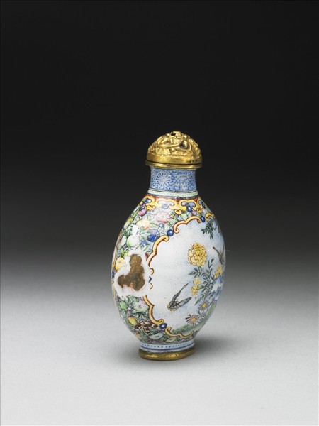 銅胎畫琺瑯蝙蝠花卉紋鼻煙壺