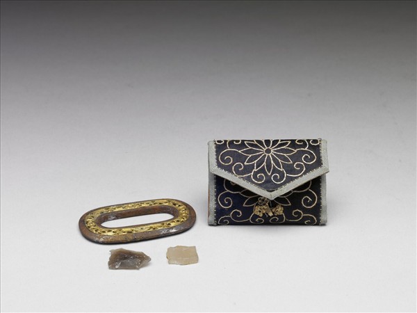 繡花卉火鐮荷包