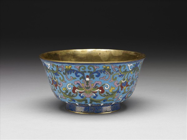 掐絲琺瑯番蓮紋碗