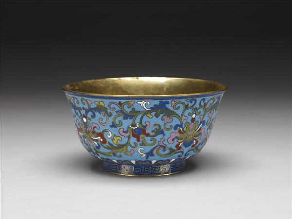 掐絲琺瑯番蓮紋碗