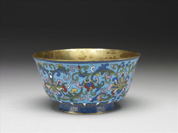 掐絲琺瑯番蓮紋碗