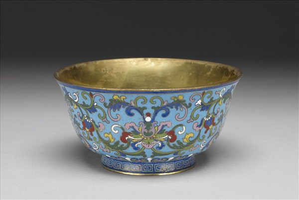 掐絲琺瑯番蓮紋碗
