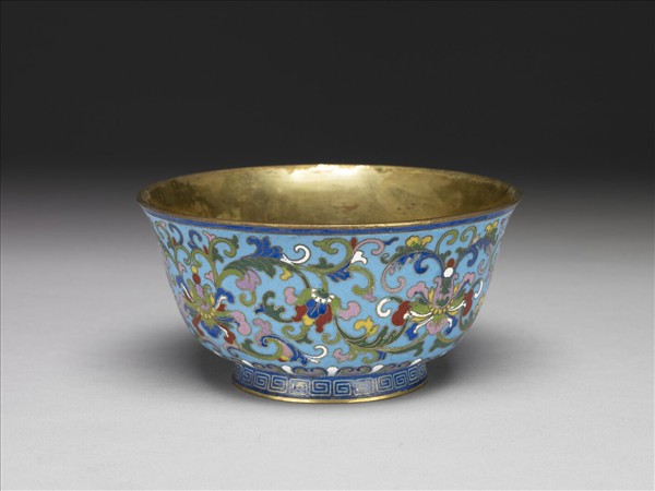 掐絲琺瑯番蓮紋碗