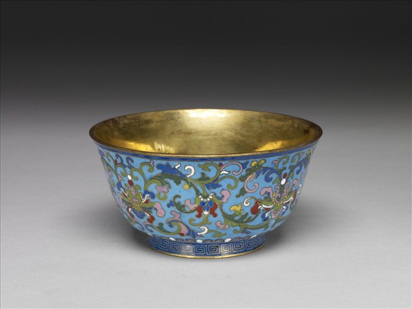 掐絲琺瑯番蓮紋碗