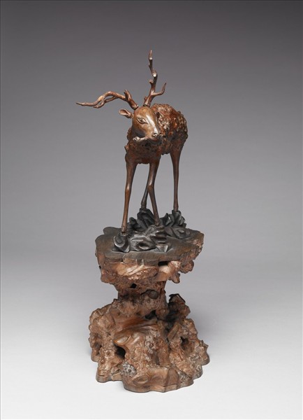 木根雕鹿銜靈芝