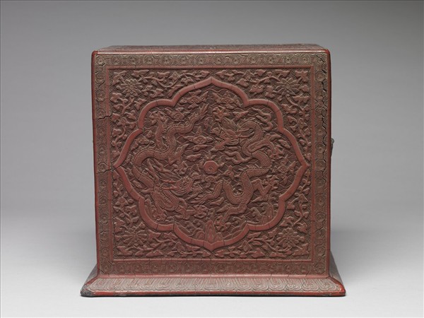 剔紅人物帶屜匣