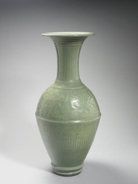 龍泉窯 青瓷劃花花卉紋鳳尾瓶