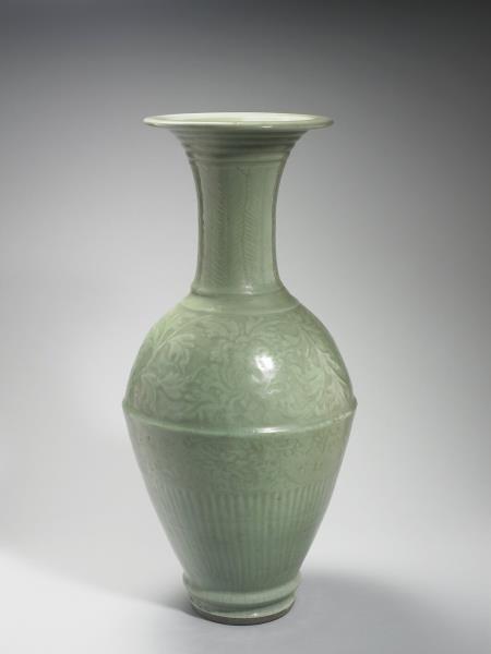 龍泉窯 青瓷劃花花卉紋鳳尾瓶