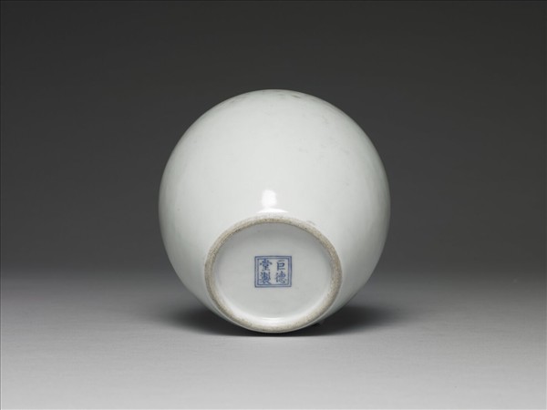 甜白釉尊