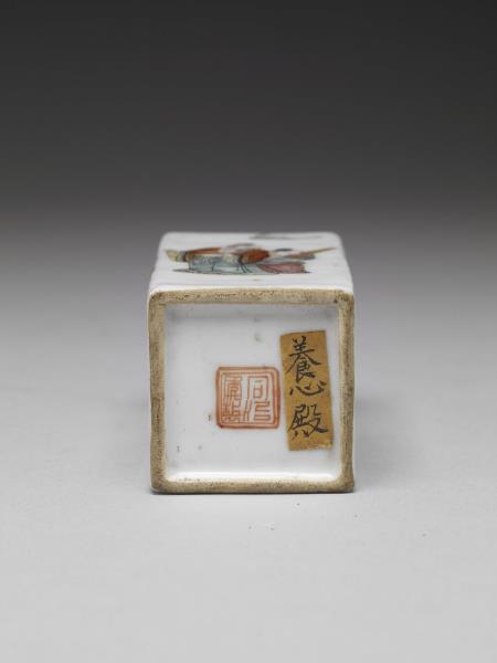 五彩人物圖四方筒