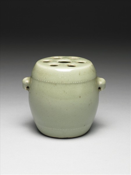 青瓷蓮蓬式繡墩