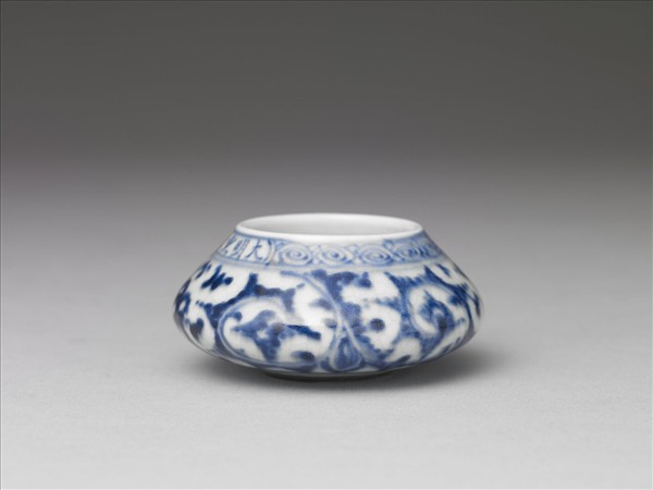 青花卷草紋水盛