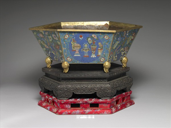 掐絲琺瑯花鳥博古圖盆