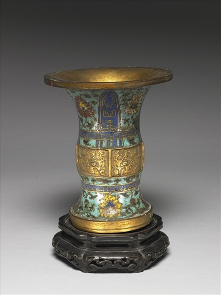 掐絲琺瑯獸面番蓮紋尊