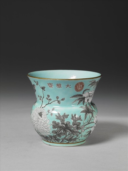 粉彩綠地花鳥渣斗