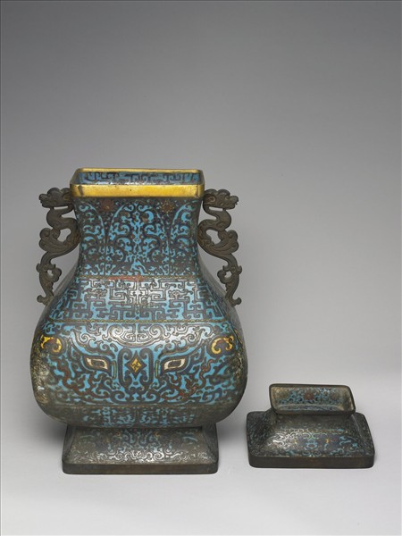 掐絲琺瑯獸面紋龍耳壺