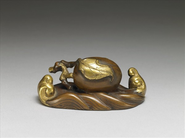 銅製水波與果實形座