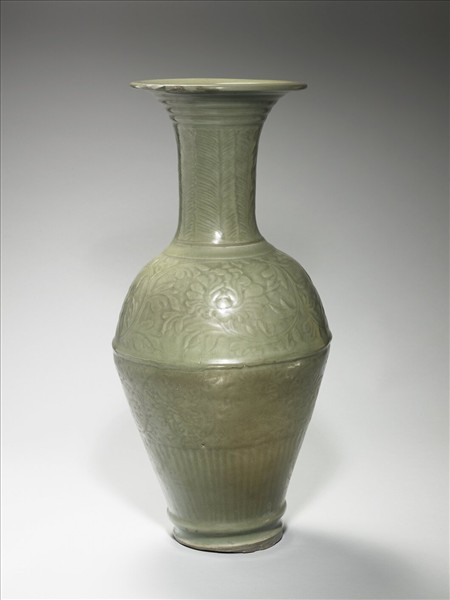 龍泉窯 青瓷劃花花卉紋鳳尾瓶