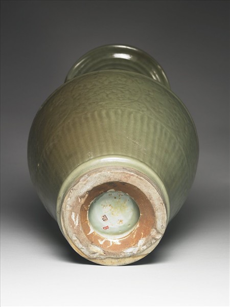 龍泉窯 青瓷劃花花卉紋鳳尾瓶