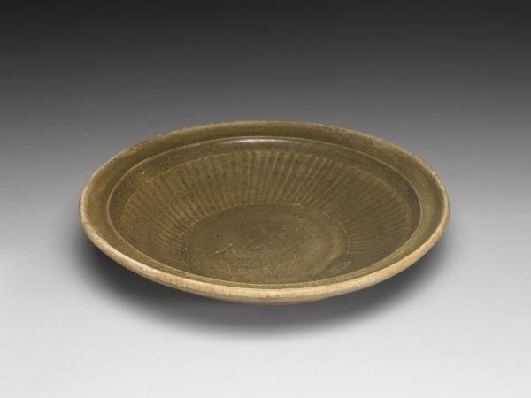 泰國 十四至十五世紀 青瓷印花雙魚盤