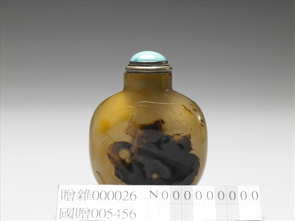 瑪瑙巧雕鼻煙壺