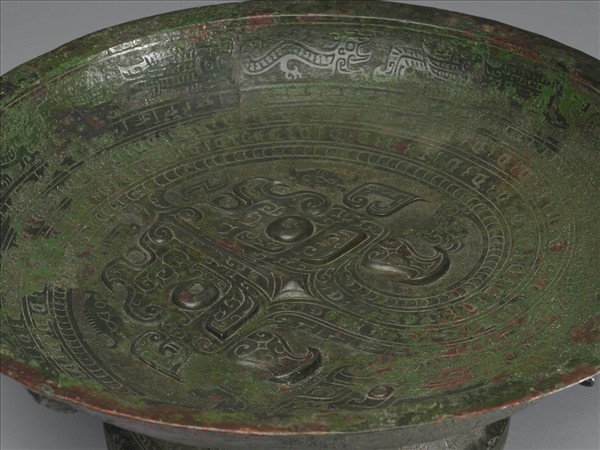 蟠龍紋盤
