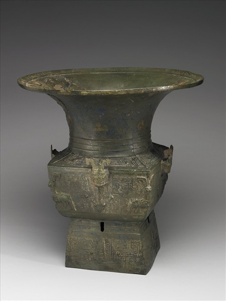 犧首獸面紋圓口方尊