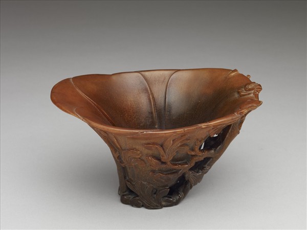 犀角雕玉蘭花式杯