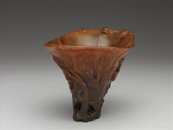 犀角雕玉蘭花式杯