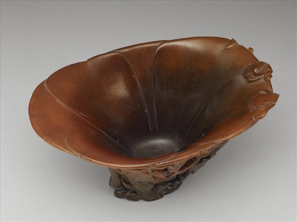 犀角雕玉蘭花式杯