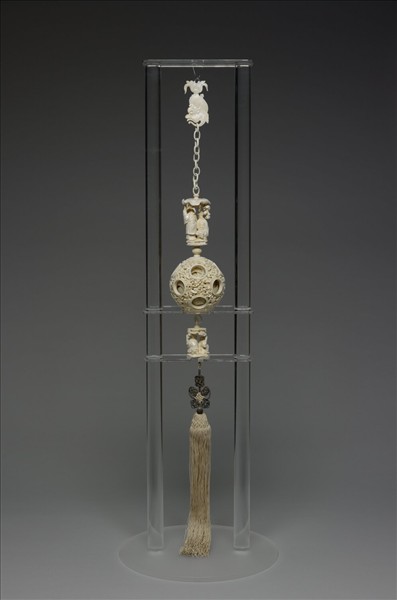 象牙雕鏤空人物套球