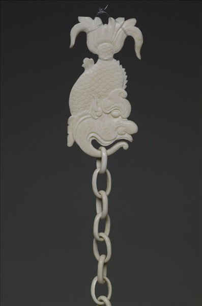 象牙雕鏤空人物套球