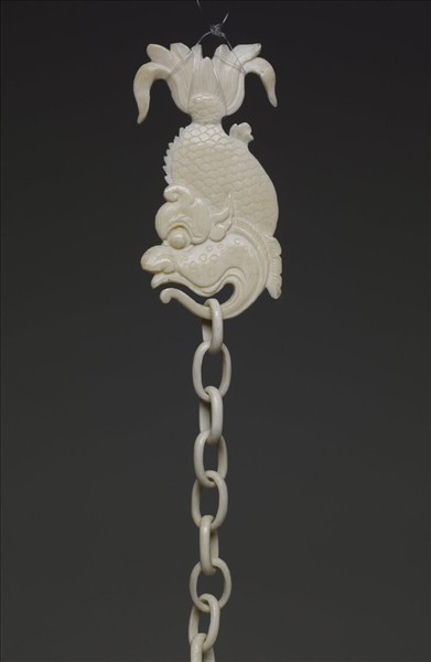 象牙雕鏤空人物套球