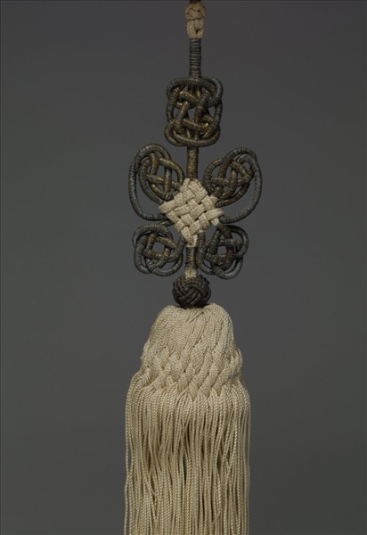 象牙雕鏤空人物套球