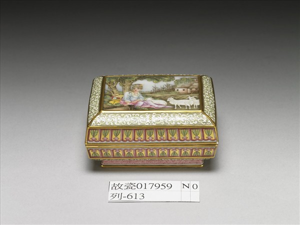 琺瑯彩錦地開光西洋仕女三羊圖長方盒