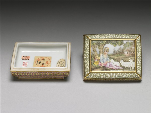 琺瑯彩錦地開光西洋仕女三羊圖長方盒