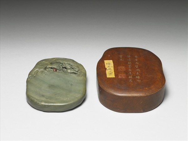 松花石蒼龍教子硯