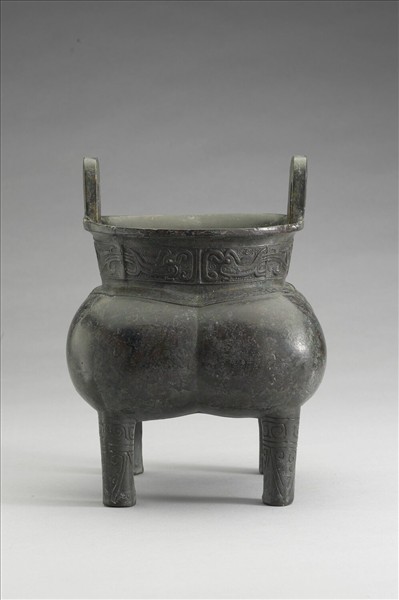 鳳鳥紋四足鬲
