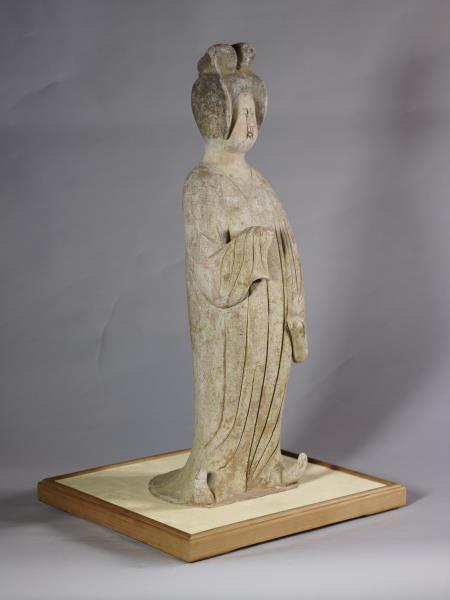  灰陶加彩仕女俑 