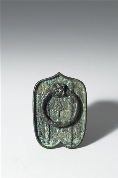 「安明」雙劍紋盾形鏡