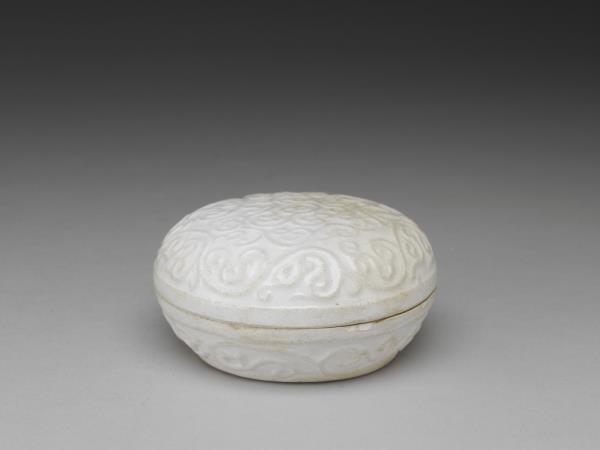 安溪窯 青白瓷印花卷草紋盒