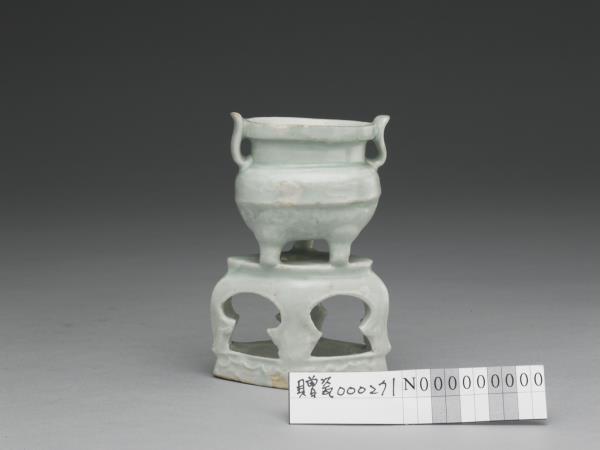 青白瓷連座雙耳香爐