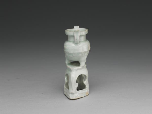 青白瓷連座雙耳香爐